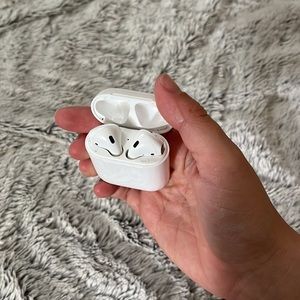 Apple AirPods